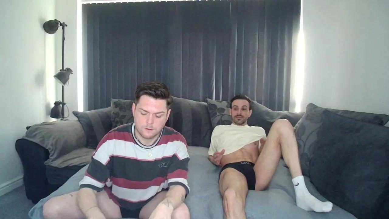 TwoTwinkHusband on Cam4 