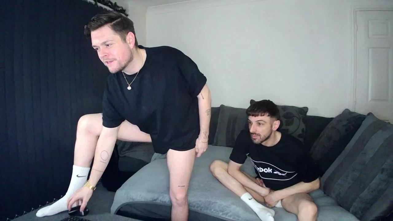 TwoTwinkHusband on Cam4 