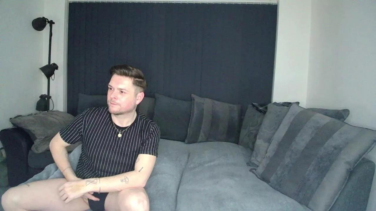 TwoTwinkHusband on Cam4 