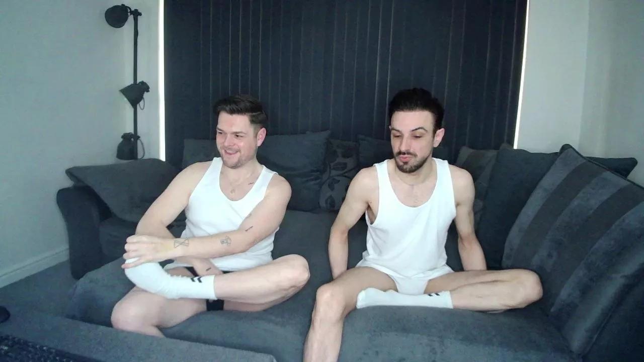 TwoTwinkHusband on Cam4 