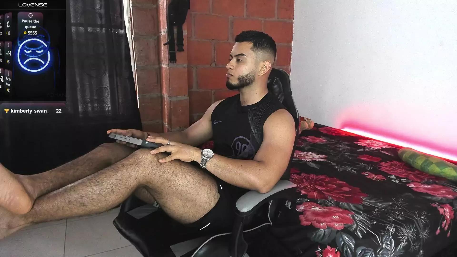 Tyler_price on Cam4 