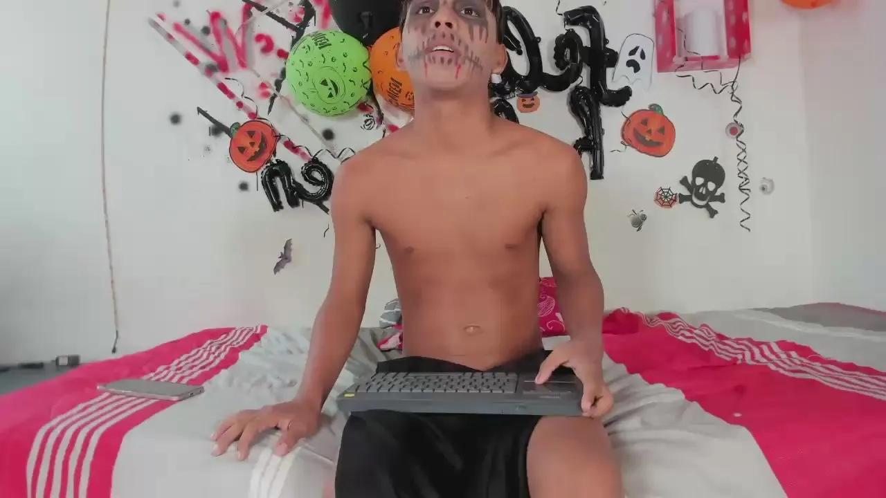 tyler_twink_boy —  #ass #pee #anal #spanking #feet #amateur #bdsm