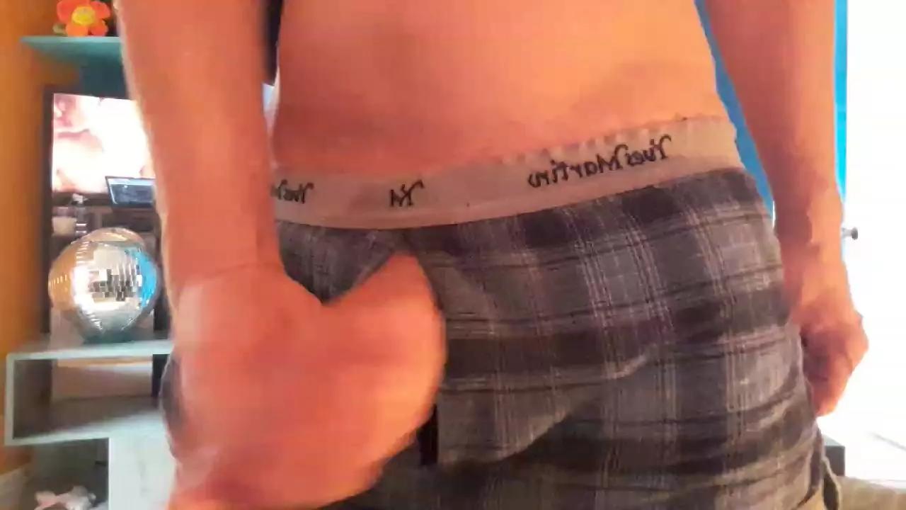 Uncutboy999 on Cam4 