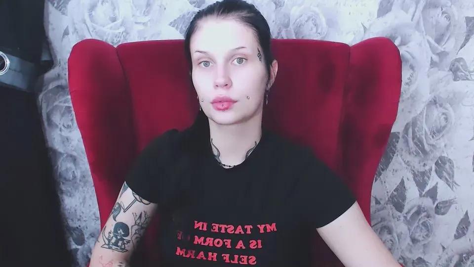 VenomDoll —  #feet #ass #bdsm #amateur #striptease #bigass