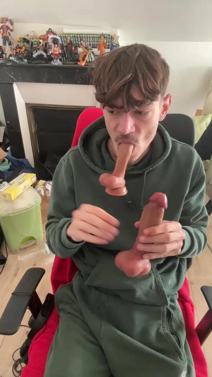 vicoo77 — Freechat on Cam4