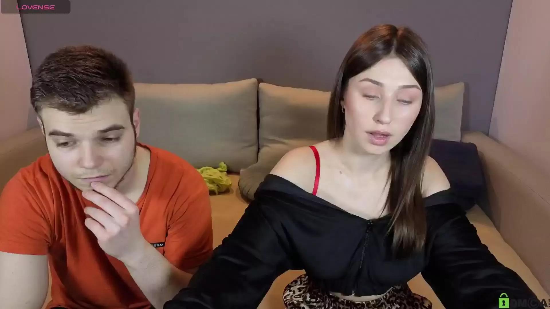VikkiAndGeorge on Cam4 