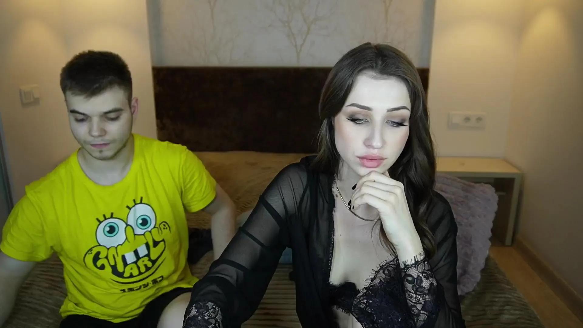 VikkiAndGeorge on Cam4 