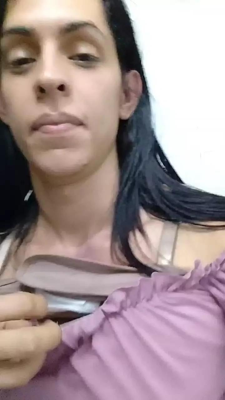 VittoriaLmbrdi on Cam4 