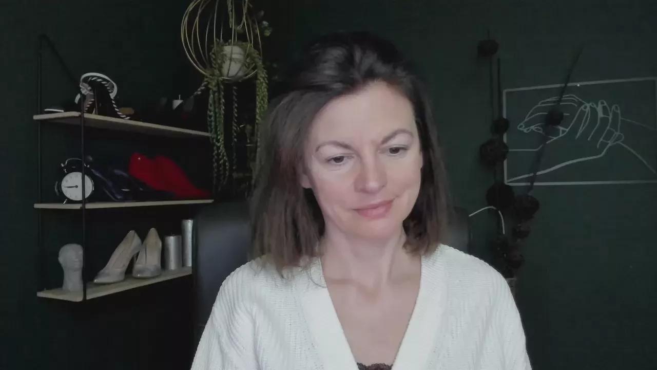 Vivian_Heart on Cam4 