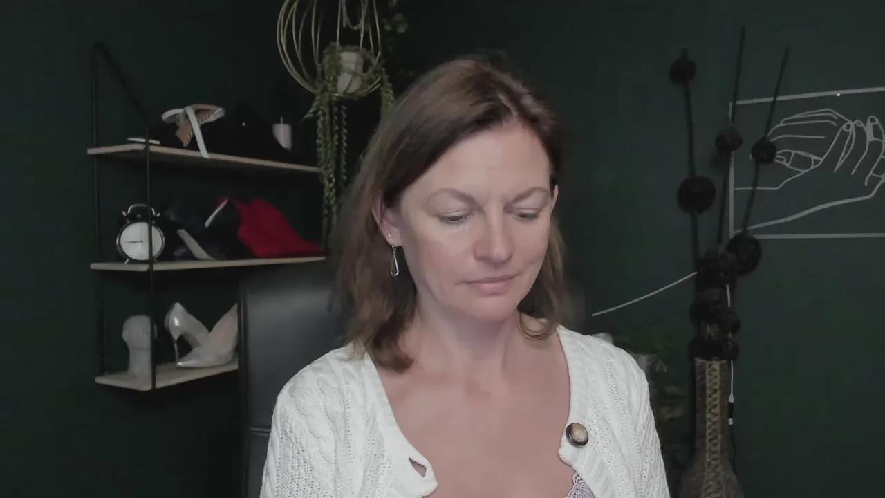 Vivian_Heart on Cam4 