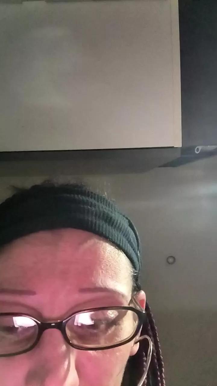Volcaniik on Cam4 
