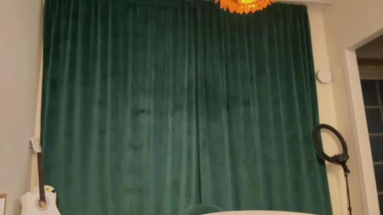 Offline VoyDoll on Cam4