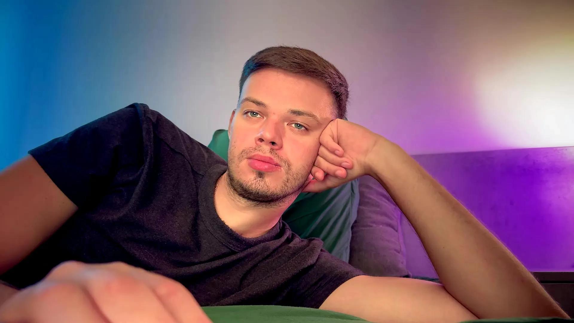 Offline Waynenort on Cam4