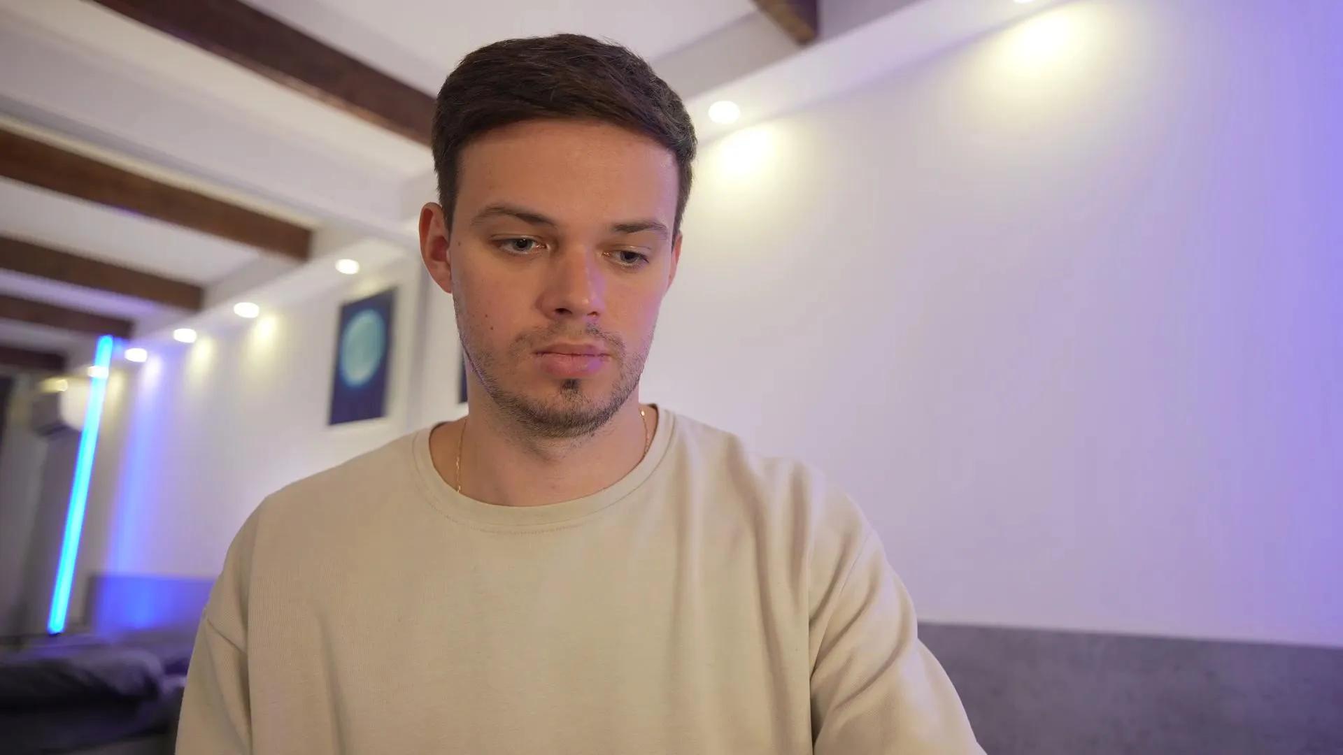 Offline Waynenort on Cam4