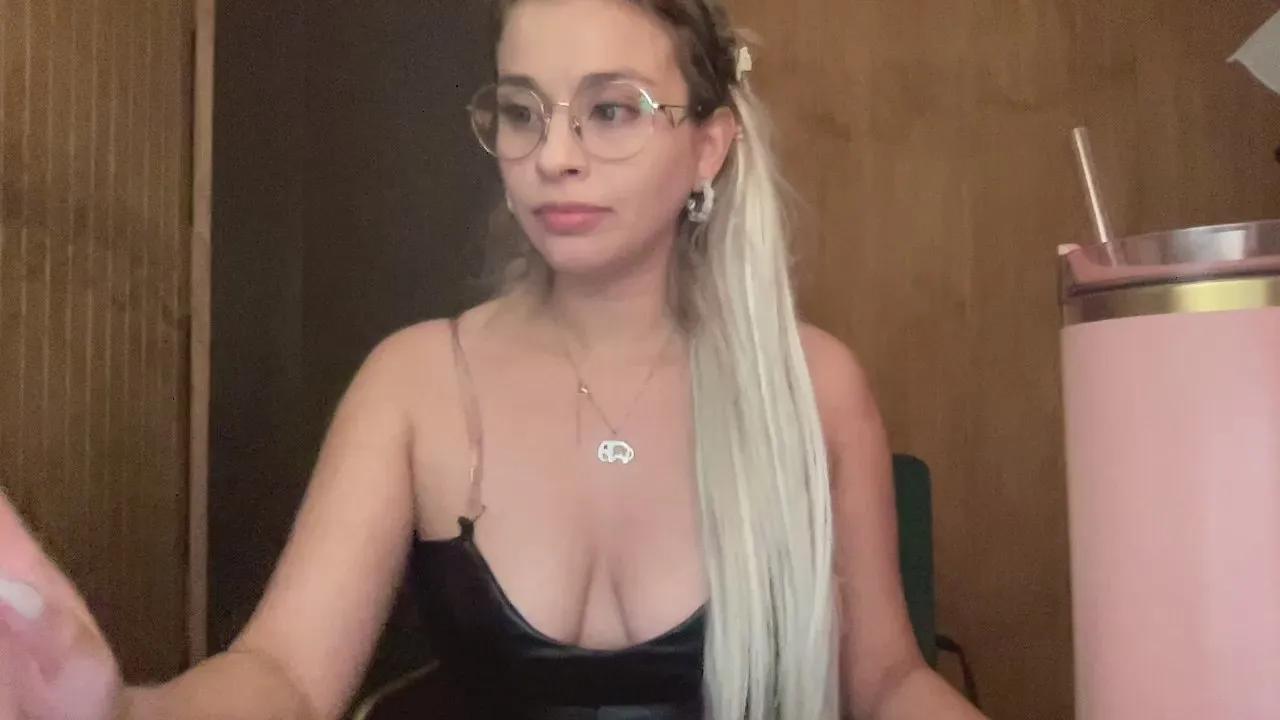 Offline WhiteSnow95 on Cam4