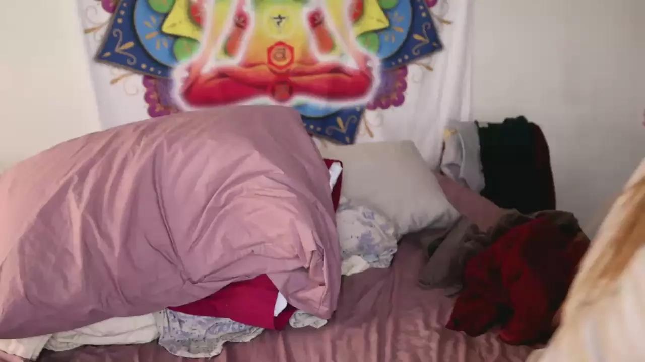 XxpixeyxX on Cam4 