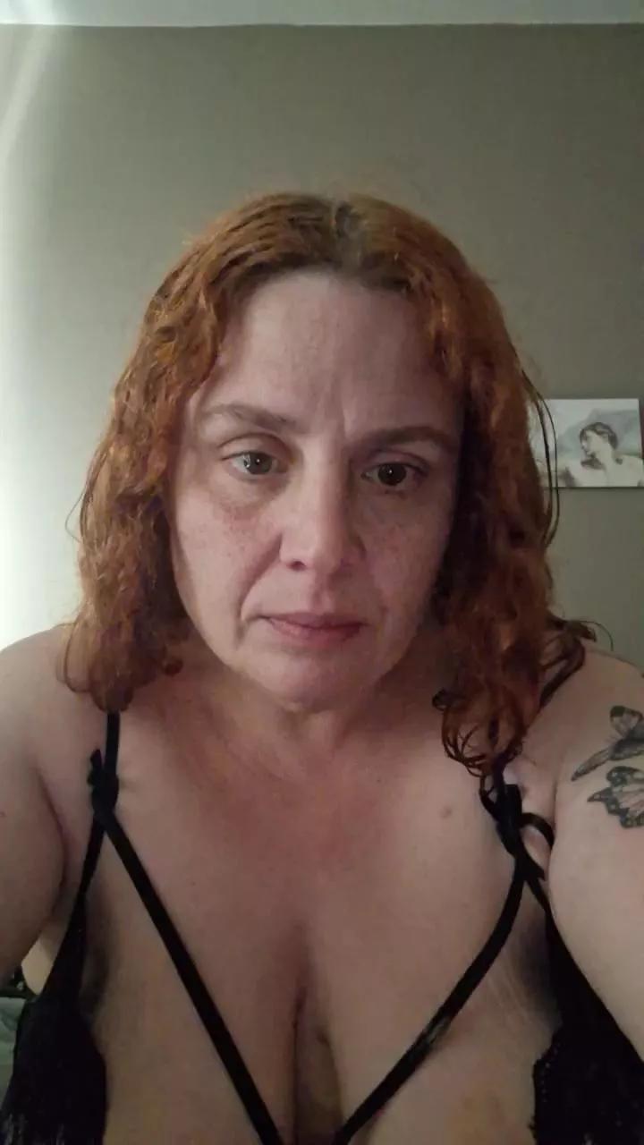 Yaya2065 on Cam4 