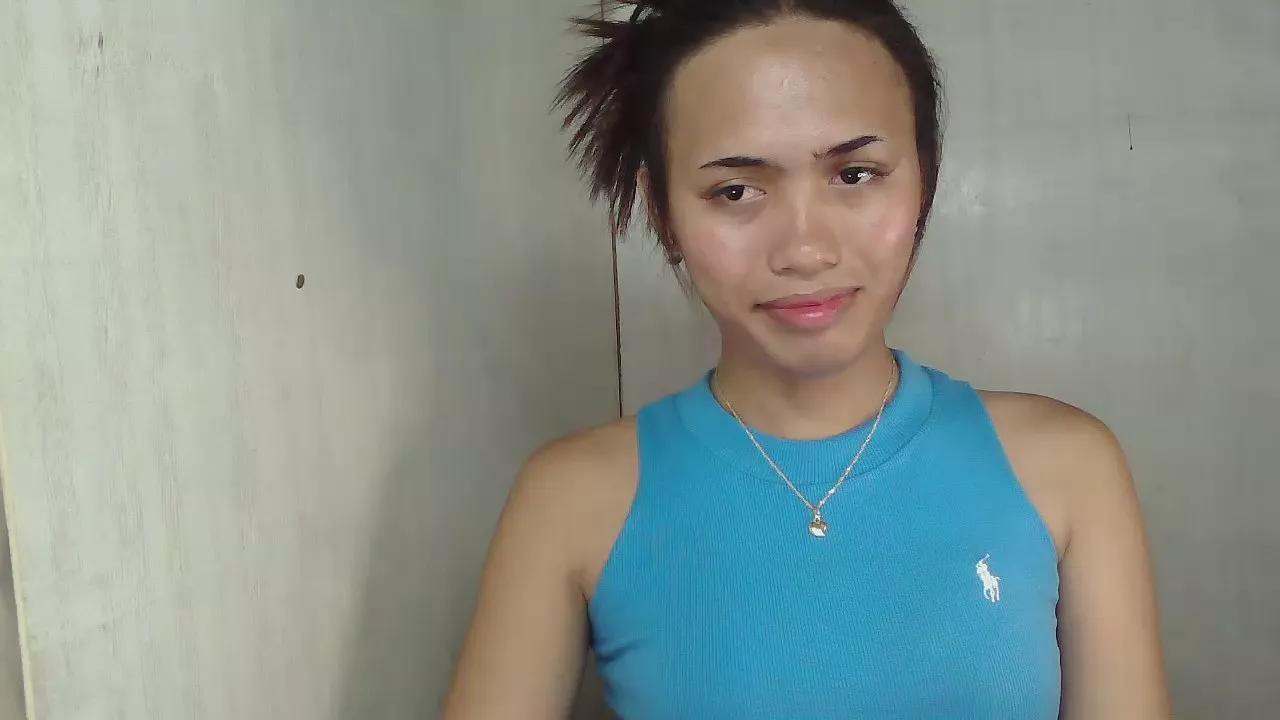 yellahermogino2 on Cam4 
