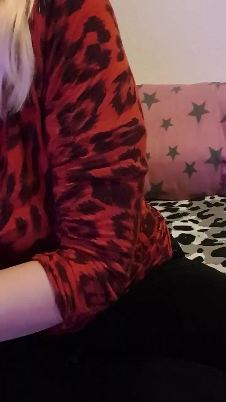 Offline YourBlondDream on Cam4