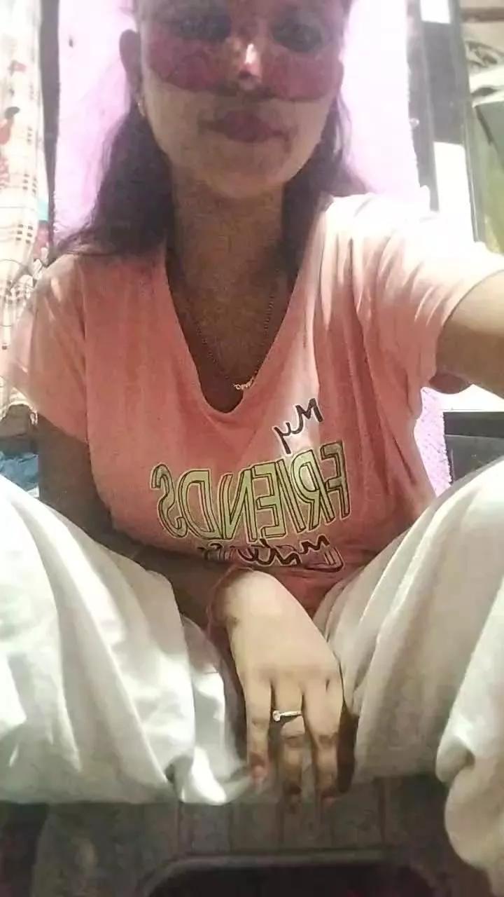 Offline YourSanam on Cam4