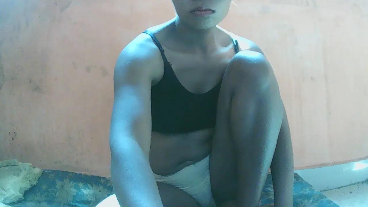 YummyEmma on Cam4 