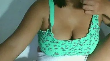yummyhottmom on Cam4 