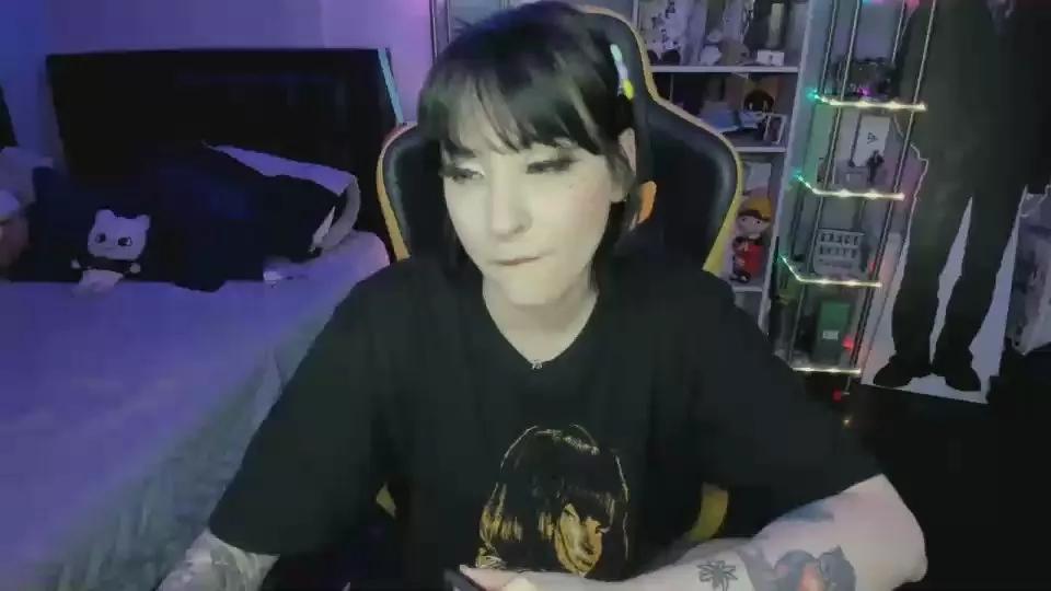 Yummypink on Cam4 