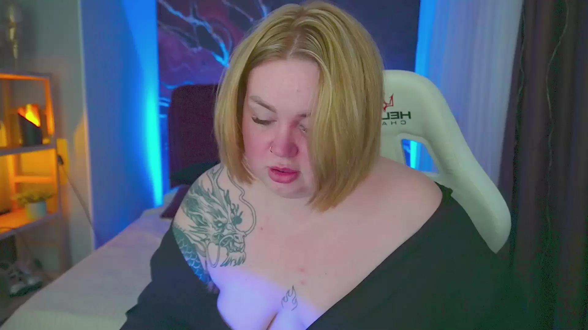 ZaraReignn on Cam4 