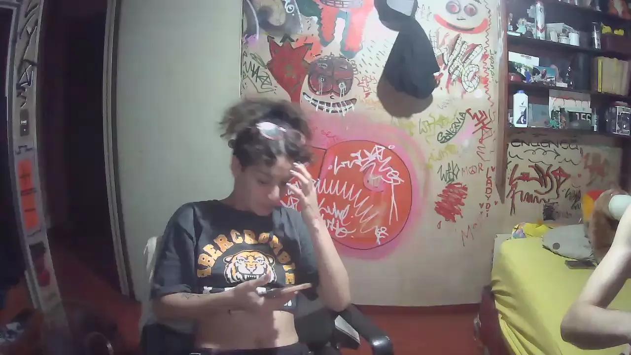 zoem_hot —  #smoke #ass #striptease #armpits #feet #pussy #amateur