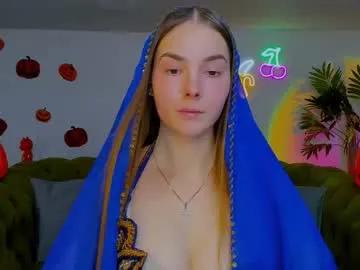 _cuddle_bug_ — Hello! My name is Erica! Welcome to my room ! Goal : Show my outfit :3 #new #shy #bigass #bigboobs #cute [331 tokens remaining]