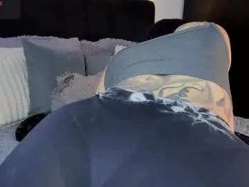 amara_vause — GOAL: NAKED TIME [199 tokens remaining] Welcome to my room! #milf #latina #bigass #feet #leggings