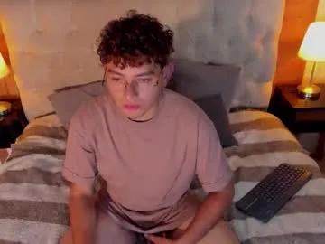 chris_quartz — GOAL: Cum show now [899 tokens remaining] Help me to cum, im so loaded! #young #bigdick #uncut #anal #latino