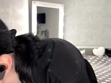 dodiebabikian — GOAL: make me wet [199 tokens remaining]  Hi, I'm Annie. Let's have fun with my toy (Domi) together -- be kind, say hi & don't forget to follow!  #18 #bigass #new #bigboobs #squirt