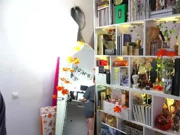 fox_and_dog — GOAL:  what under t-shirts? [0 tokens remaining] pvt is open    #goth  #bdsm #strapon #redhead #lesbian