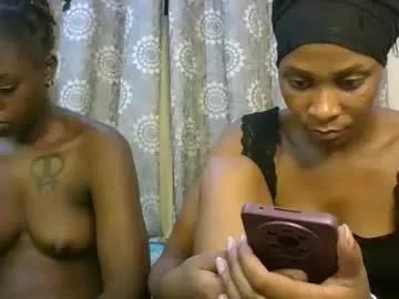 freakybeauties — Squit on each other [1000 tokens remaining] #ebony #lesbian #naughty #squirt #spitontits