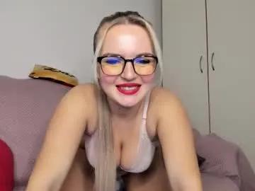 honeyhug1 — pussy play ^^ #new #bigtits #bigass #teen #18 [678 tokens remaining]