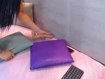 Freechat iamcarollvbna on Chaturbate