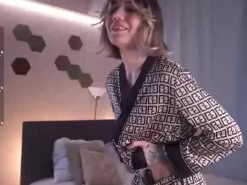 lynngroves on Chaturbate 