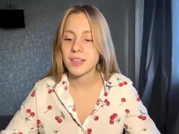 marlenagehlert — Goal:Lower my shorts --- Show a basic belly roll  rtI'm Olivia, lgeet's live this adventure tother! #new #18 #bigboobs #young #blonde [25 tokens remaining]