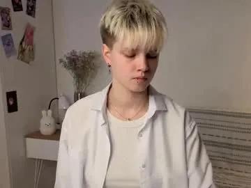 mimipuff — Goal: welcome to my bathroom! say me hi! Hey! Im a super sport start! Maybe make me a CB star? #new #shy #18 #teen #bigboobs [4 tokens remaining]