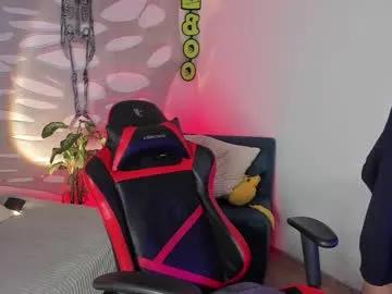 Away ravencollen on Chaturbate