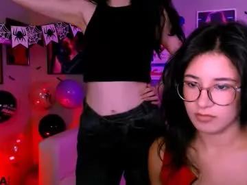 riley_sanders — GOAL: play tits [555 tokens remaining]  welcum to my room  #young #shy #lovense #pvt #18