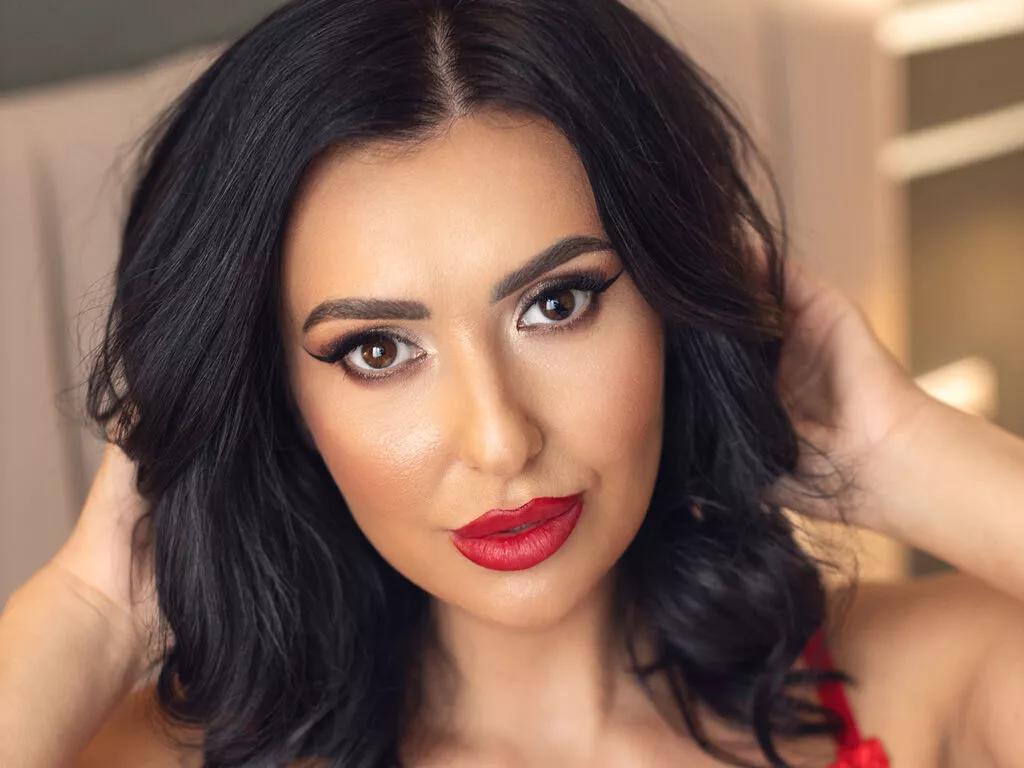 LiveJasmin AlisonHale is Freechat AlisonHale — Creative ideas, powerful men who know what they want and treat me like a goddess. I can make you feel like a god beside me. Confidence with some sweet words are definitely my tipe.