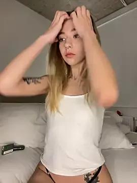 StripChat _urbestie_ is Freechat _urbestie_ — undress me