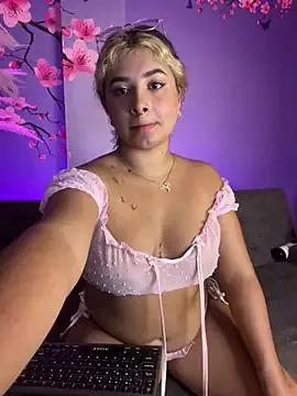 AliiceBrown_ on StripChat 