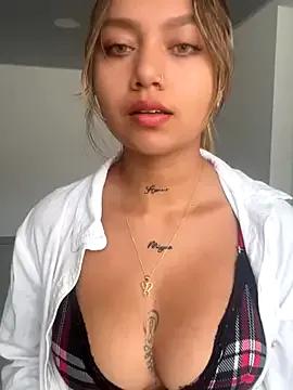 StripChat amanda-medrano1  is Freechat  amanda-medrano1 — Show boobs in mi car