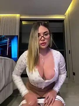 AnaCarrera on StripChat 