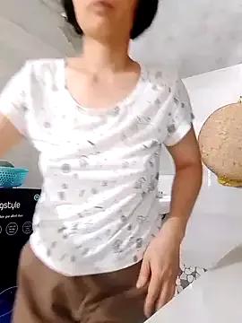 Aninyin22 on StripChat 