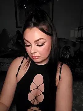BaddieBellaUK — Finger my tight pussy 