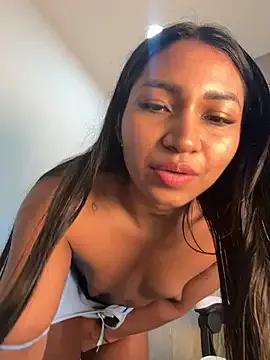 Avatar of Barbiebrunette_